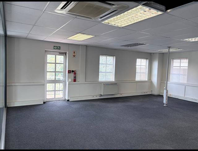 270M² OFFICE TO LET IN FOURWAYS